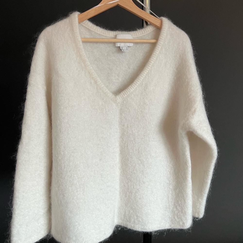 H&M Cream V-Neck Fuzzy Knit Sweater